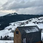 карпати плай Village