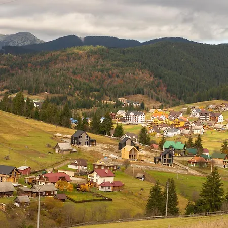 карпати плай Village