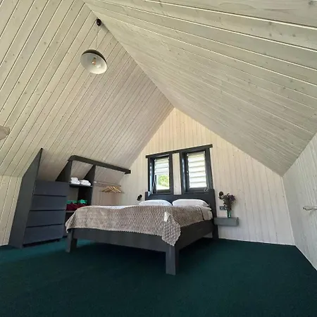 карпати плай Village Chalet *