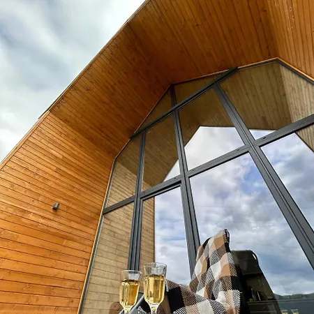 карпати плай Village *