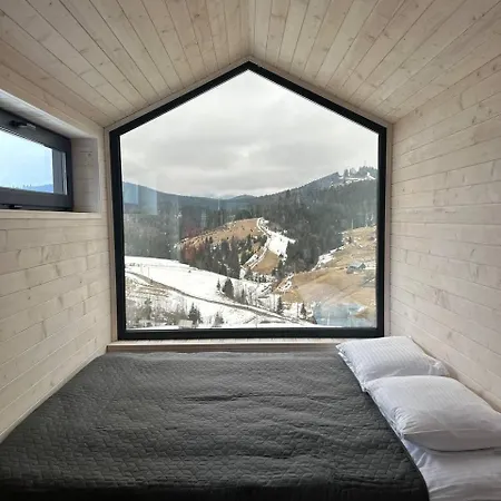 карпати плай Village