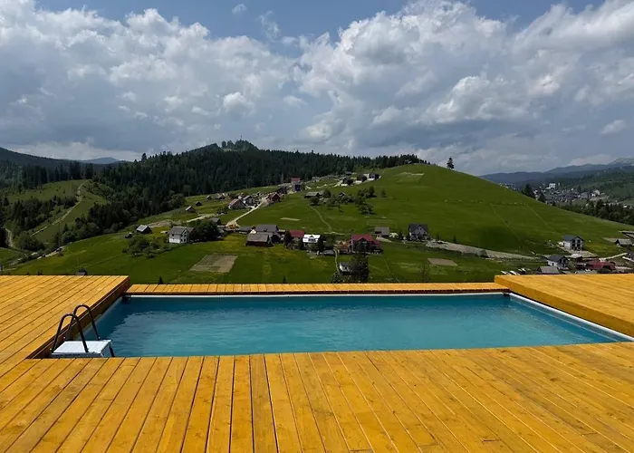 карпати плай Village *
