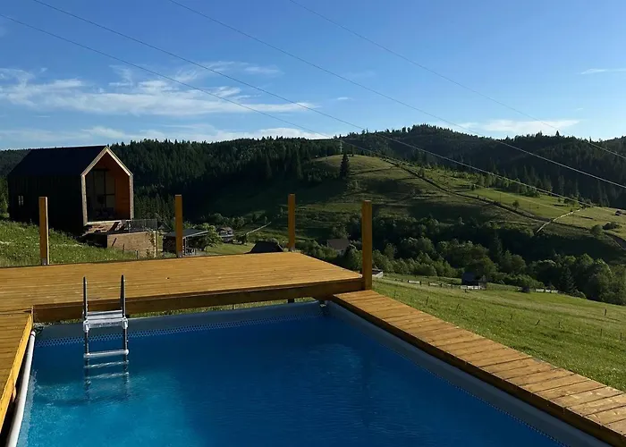карпати плай Village *